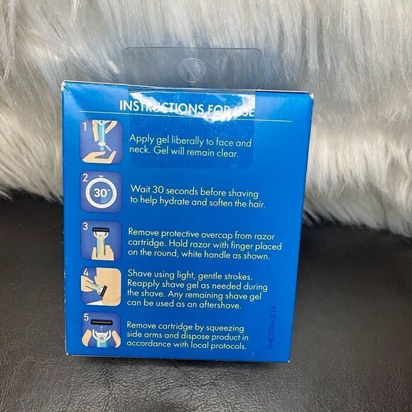 *NEW* Gillette Treo Razor and Shave Gel 0.37 FL OZ 4PK - Picture 2 of 2